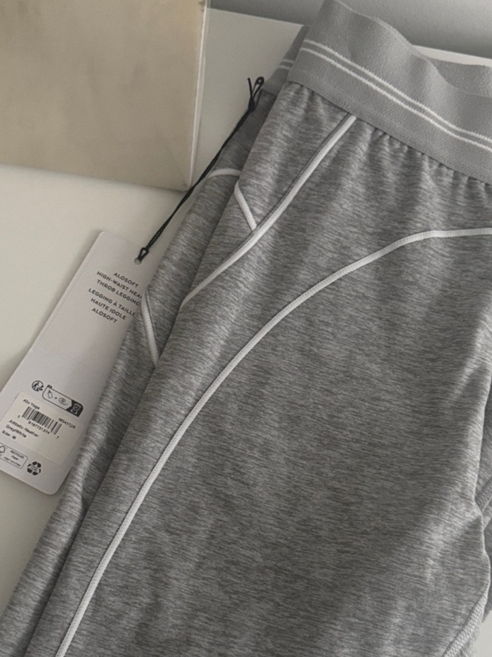 New alo yoga leggings - Picture 4 of 5
